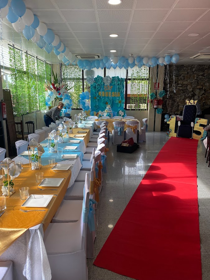 Restaurante Karaoke Bar Leona
